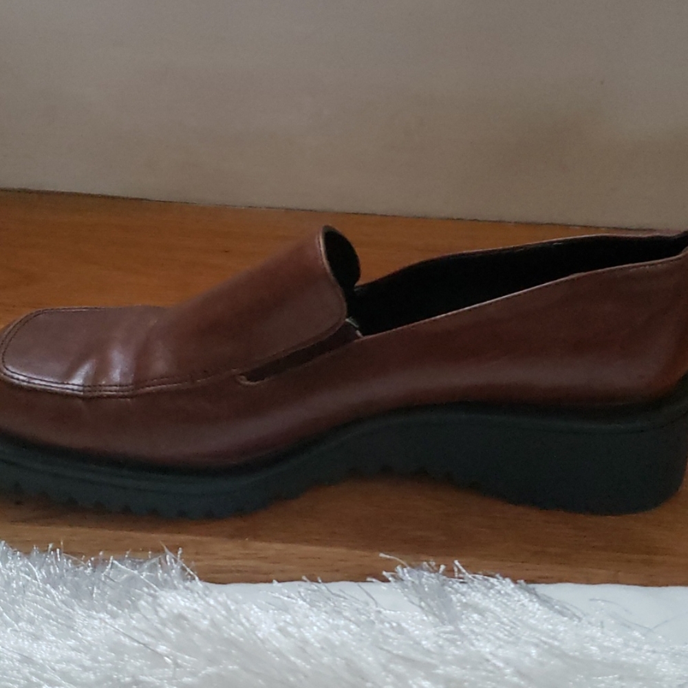 Shoes - Picture 2 of 2